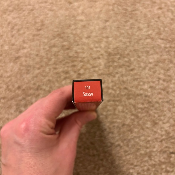 Color Street Lip Liner - Sassy - Picture 3 of 4